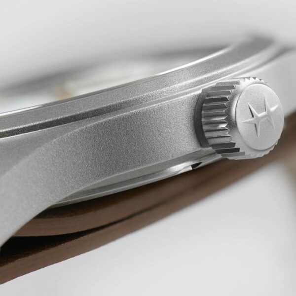 Montre Hamilton Khaki Field Mechanical Cadran Blanc Bracelet Cuir Brun